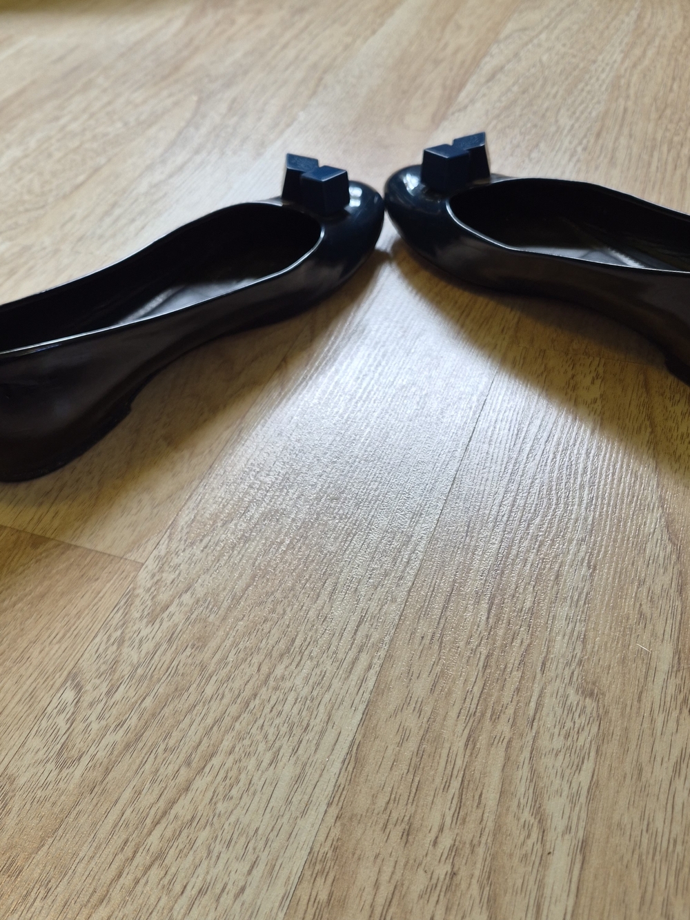 Louis Vuitton Women's Navy Patent Leather Ballet Flats - Picture 6 of 15